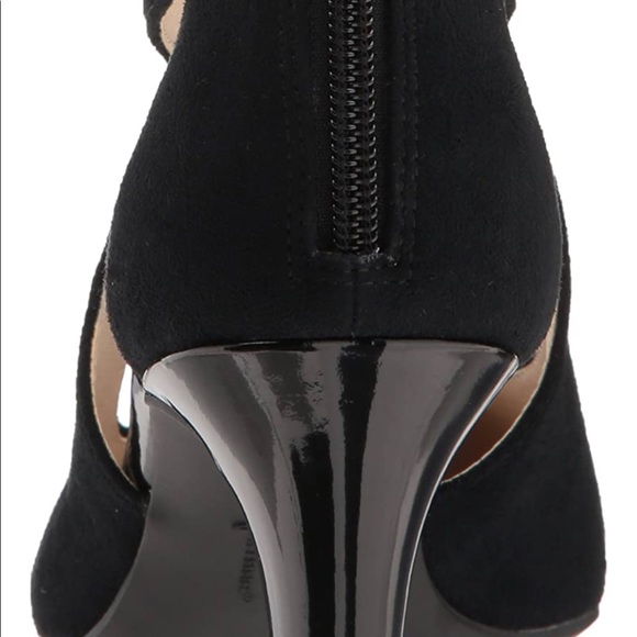 ⭐️Brand New⭐️ Never worn black suede shoe size 8.5 with 2.5” patent leather heel - Picture 9 of 10